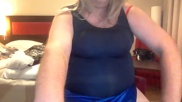 hugemaleboobs Pertunjukan Webcam