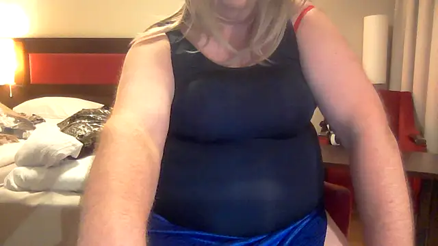 hugemaleboobs Webcam Show