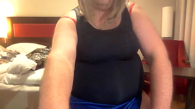 โชว์เว็บแคมของ hugemaleboobs