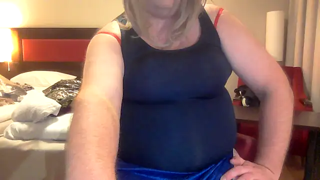 hugemaleboobs Webcamshow