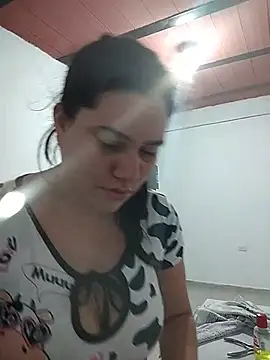 ariana_d20 在線直播表演