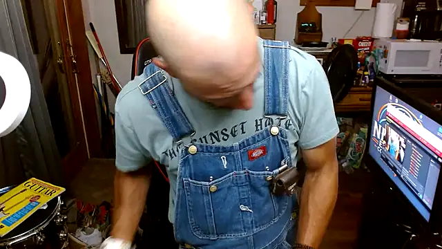 tongueispowerr6d9's Webcam Show