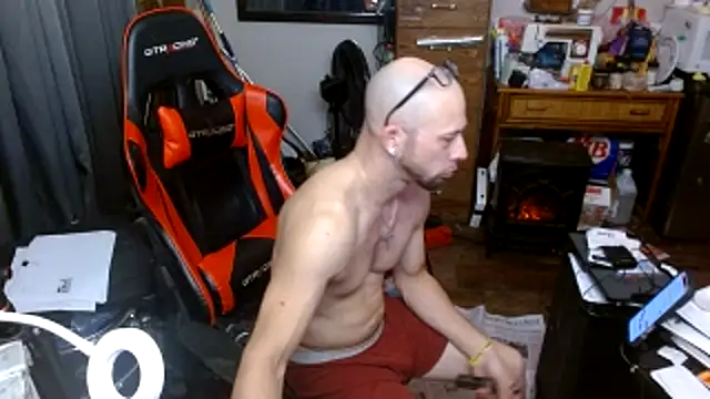 Chat +18 de tongueispowerr6d9 ao vivo