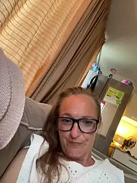 KikiDenhaag's Webcam Show