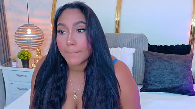 NaiomyLanes Chat XXX in diretta