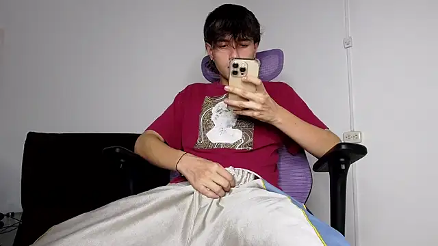 alex_connorr webkamerás műsora