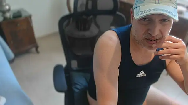 twdspunpig Show in webcam