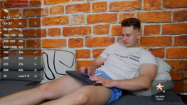 charlie_smiley Webcam show