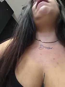 MissNyraSecret's Live XXX Chat