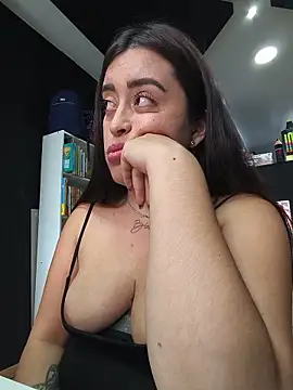 MissNyraSecret Live XXX-Chat