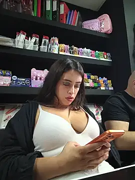 แชท XXX สดของ MissNyraSecret