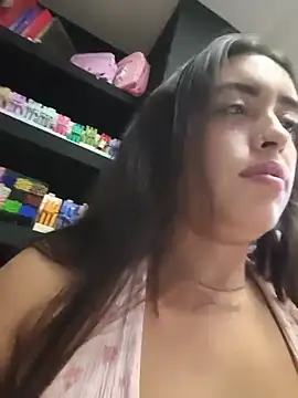 MissNyraSecret live XXX chat
