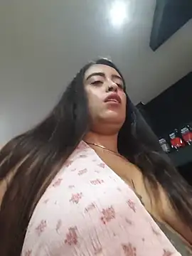 MissNyraSecret's Live XXX Chat