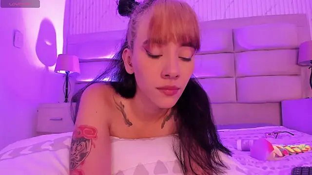 MelodyBliss' Live XXX Chat