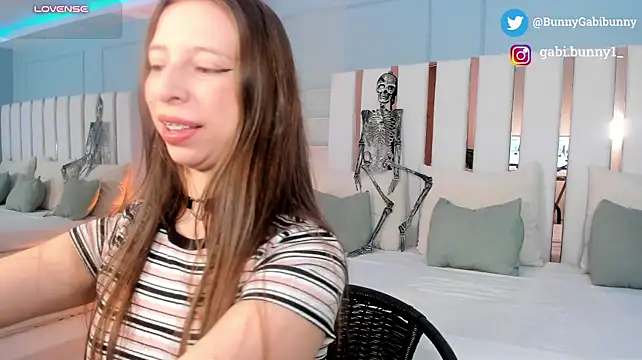 gabi_bunny: διαδικτυακό σόου στην κάμερα