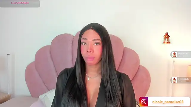 Show modela Nicole_Paradise na web-kameri