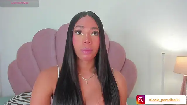 הופעת וובקאם של Nicole_Paradise