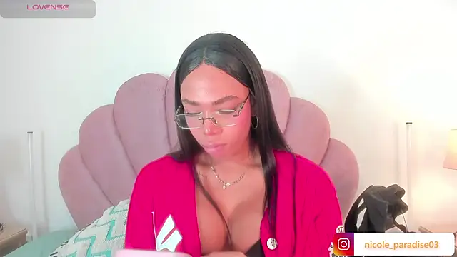 Show Webcam de Nicole_Paradise