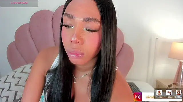 Nicole_Paradise's Webcam Show