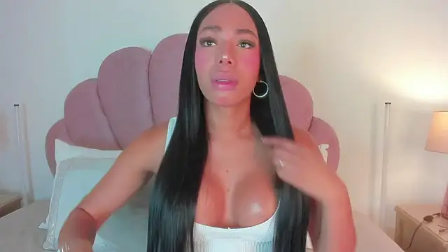 Nicole_Paradise Show Webcam
