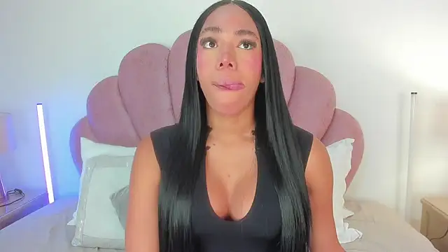 Nicole_Paradise Шоу с уебкамера