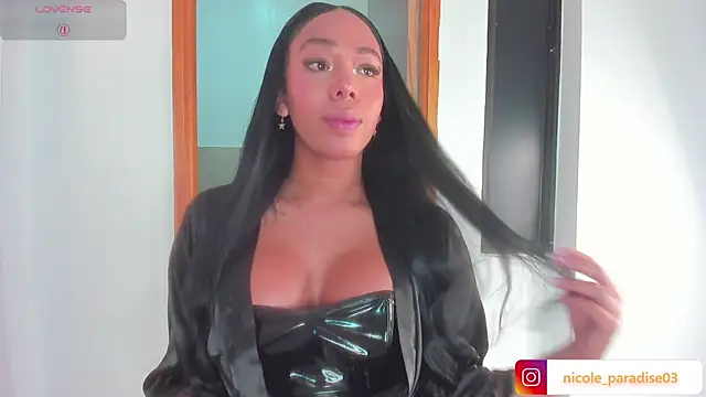 Nicole_Paradise Adlı Modelin Web Kamerası Şovu