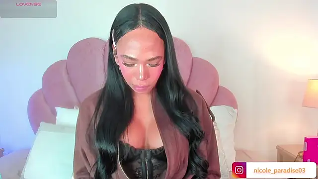 Nicole_Paradise webcam show