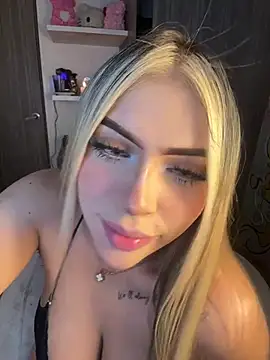 MiaWhitePink_'s Webcam Show