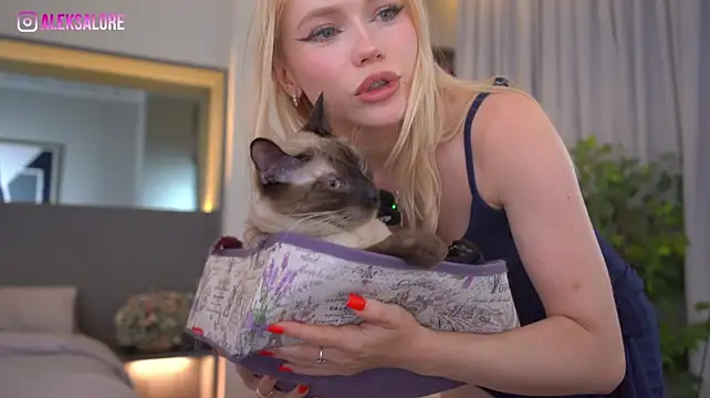 Chat +18 de LexieLoree ao vivo