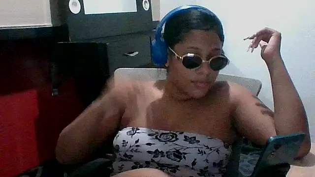 Kitra_New's Webcam Show