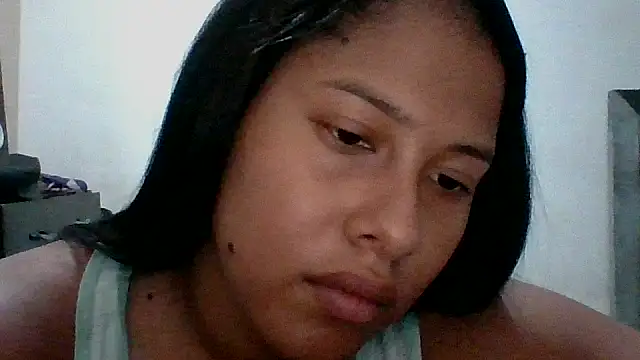 Kitra_New – Naživo chatovacia miestnosť