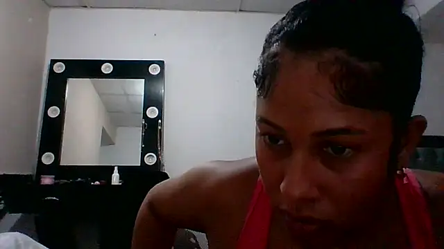 Chat XXX en directo de Kitra_New