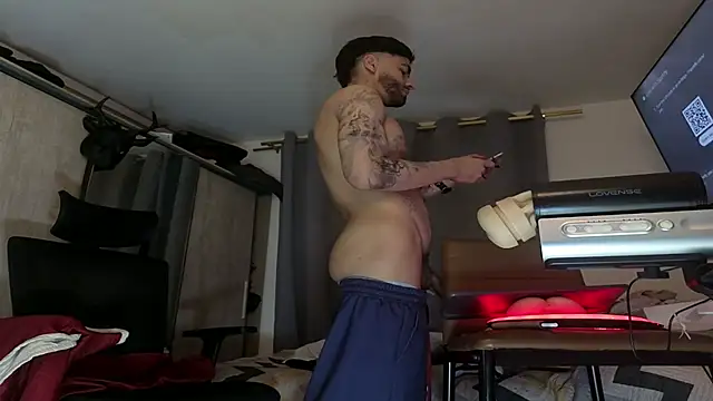 Show de pigballsbidom na webcam