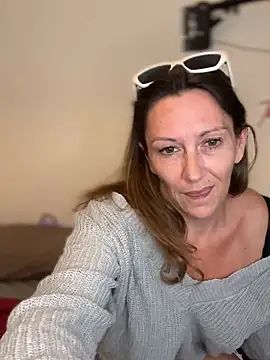 Sophia-Squirts-UK Adlı Modelin Web Kamerası Şovu