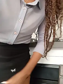 دردشة SabrinaDevill الجنسية المباشرة