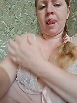 _Hayley_XRise_ Chat XXX in diretta