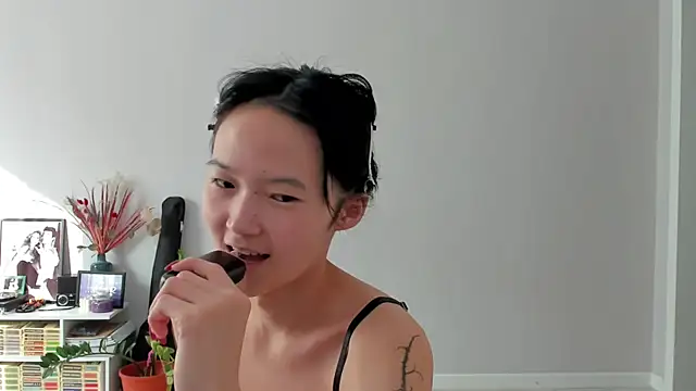 ailey_chao Adlı Modelin Web Kamerası Şovu