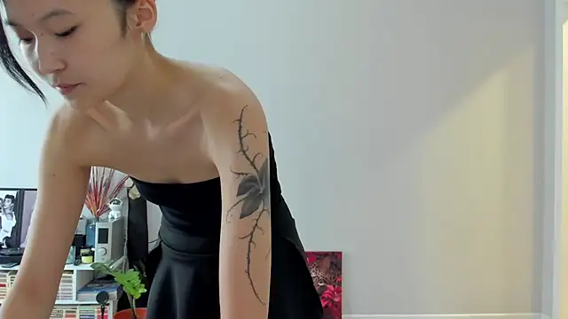 ailey_chao Adlı Modelin Canlı XXX Sohbeti
