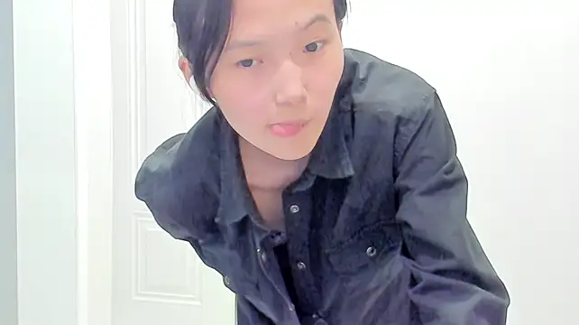 Chat +18 de ailey_chao ao vivo