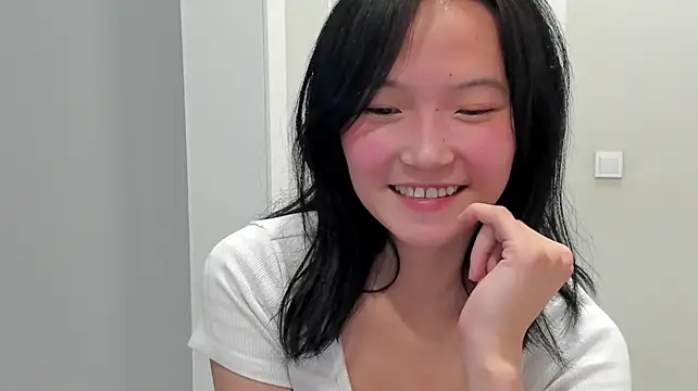 XXX chat uživo modela ailey_chao