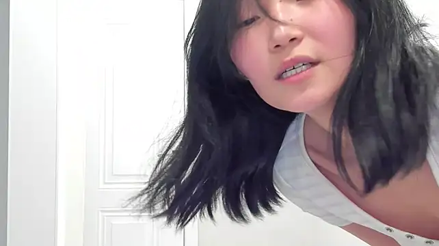 Онлайн чат XXX ailey_chao