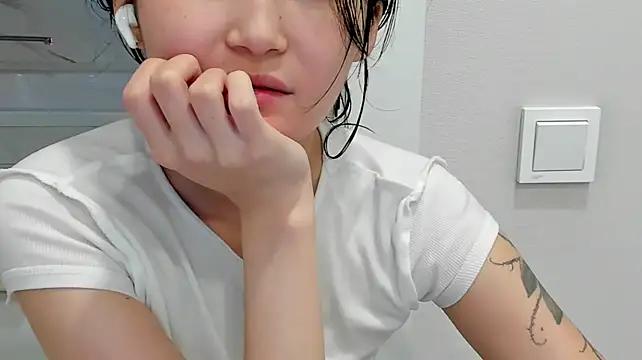 ailey_chao XXX чат на живо
