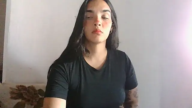 Show de GirlyBR na webcam