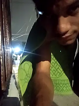 Gutierrez6383: διαδικτυακό σόου στην κάμερα