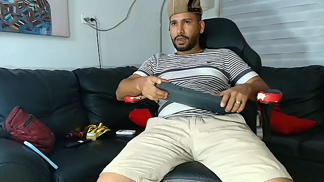 luis_23hot's Webcam Show