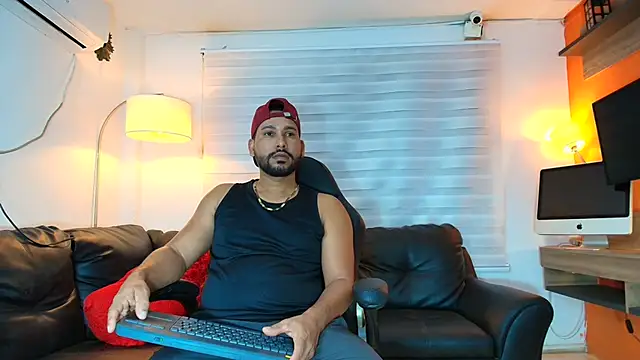 luis_23hot Adlı Modelin Web Kamerası Şovu