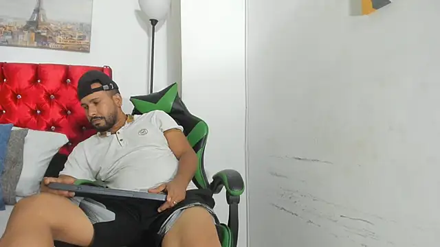 عرض كام luis_23hot