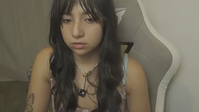 EmmitaGarcia Webcam Show