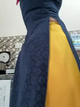 ___Erin___: διαδικτυακό σόου στην κάμερα