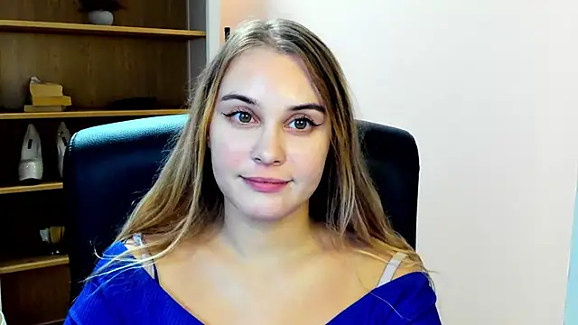 Chat +18 de kitty_valeria ao vivo